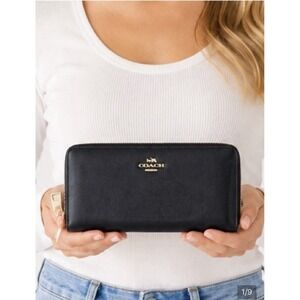 Coach XL Double Zip Wristlet Black Leather Gold Tone Large Wallet EUC